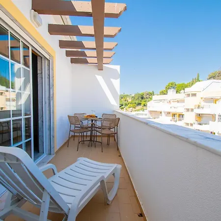 Q Colina Apartment *